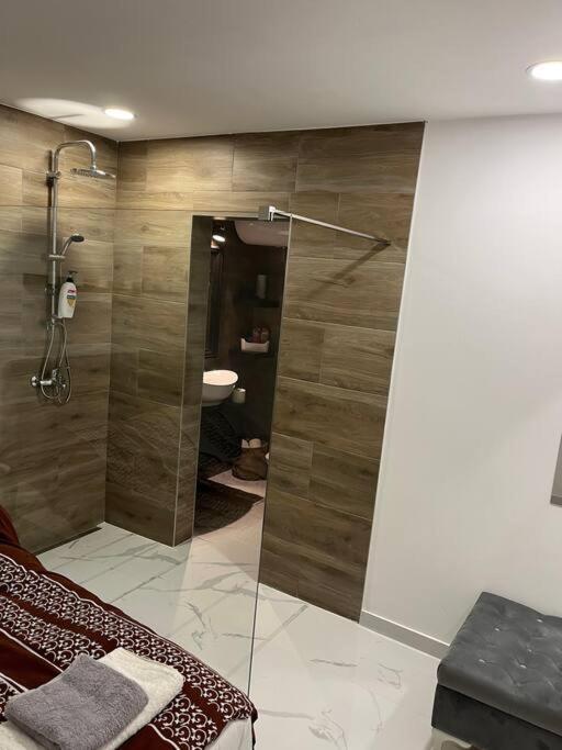 Lovely Apartment In City Center . Belgrad Exteriör bild